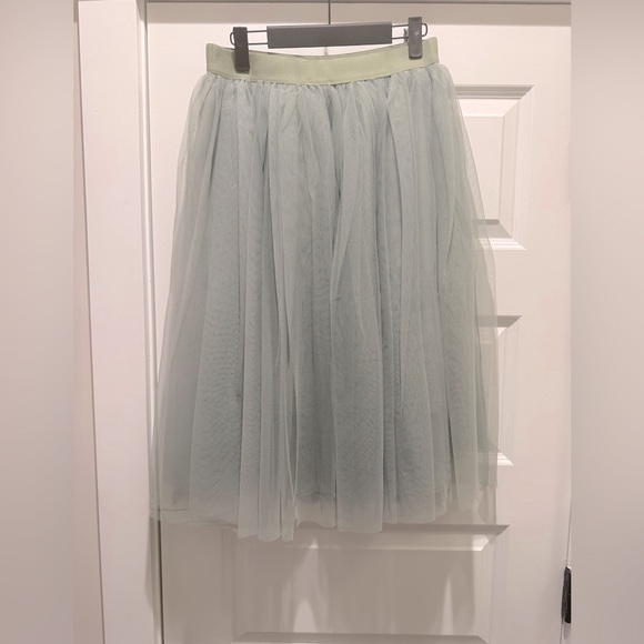 BEAUTIFUL SAGE GREEN TULLE MIDI SKIRT MEDIUM NWT - Picture 4 of 6